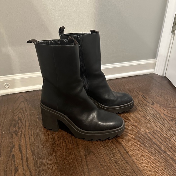 Zara rubberized heeled ankle boots 3112/910/040 - Picture 7 of 8